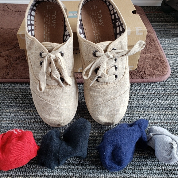 TOMS - Picture 7 of 7